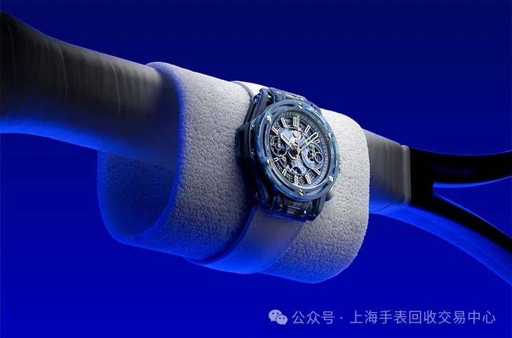 这款Big Bang充满为球王量身打造特殊设计新利娱乐网球巨星乔科维奇终于有联名表了！宇舶(图3)