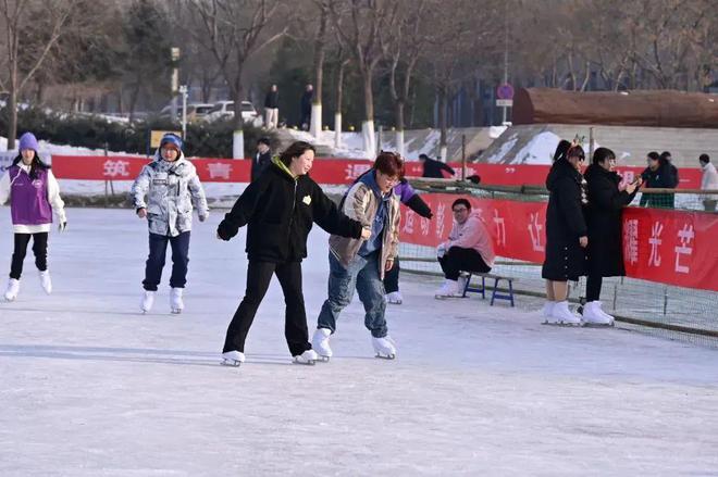 多所高校专业冰场对外开放新利娱乐冰雪头条：北京(图3)